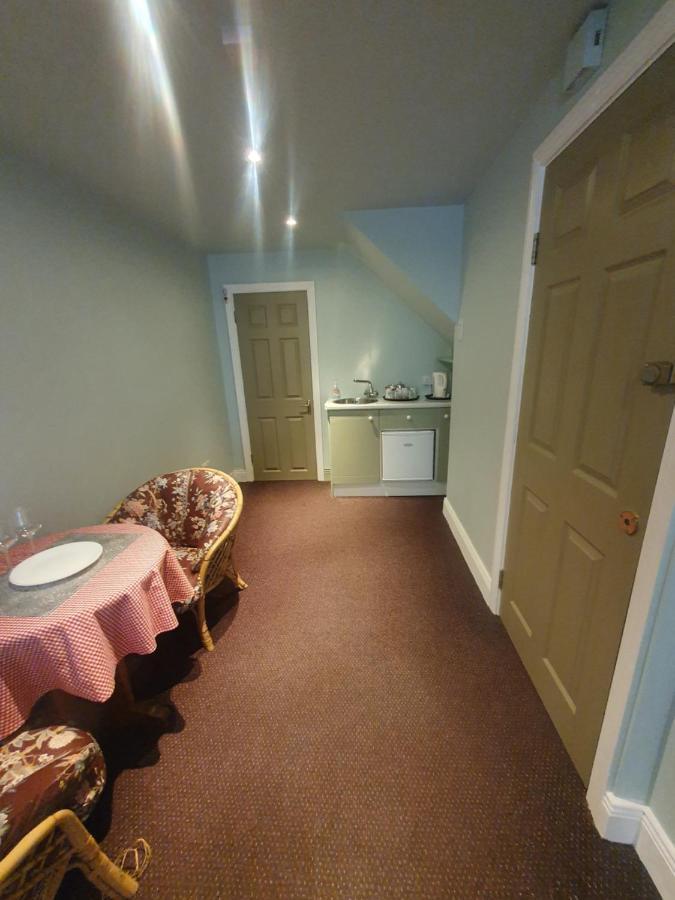 Junior Suite Town Centre Дънгарван Екстериор снимка