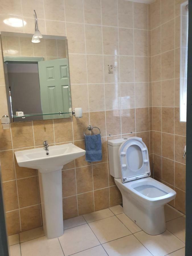 Junior Suite Town Centre Дънгарван Екстериор снимка